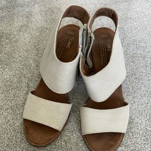 Women’s Tom’s heels